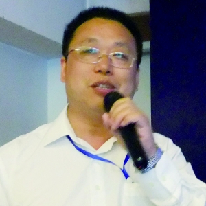 ��R����̽ӑ���N�еĠI�B�W���}