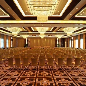 300�����Bֳ����s��|�����r�ѕ�