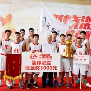 һ����ِ��γ��˺��󼯈F�Ă��y��