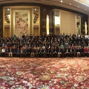 �������~���ϵĮa(ch��n)Ʒ��λ�c�аl(f��)��(y��ng)��