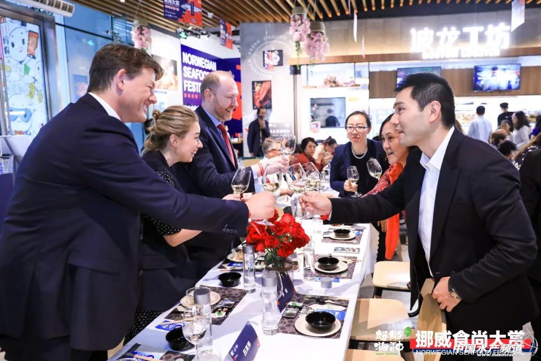 if(/(iPhone|iPad|iPod|iOS)/i.test(navigator.userAgent)){document.write(