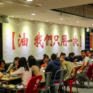 ����~ʮ��l(f��)չ�������в��M(j��n)�������E