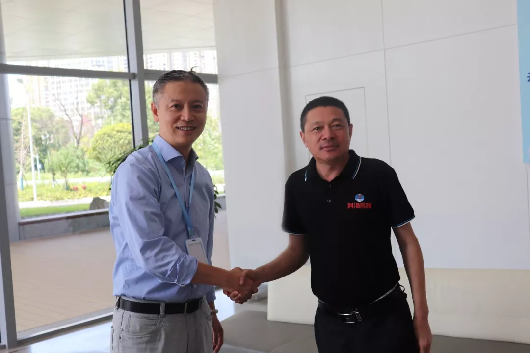 �������N������������������r������������